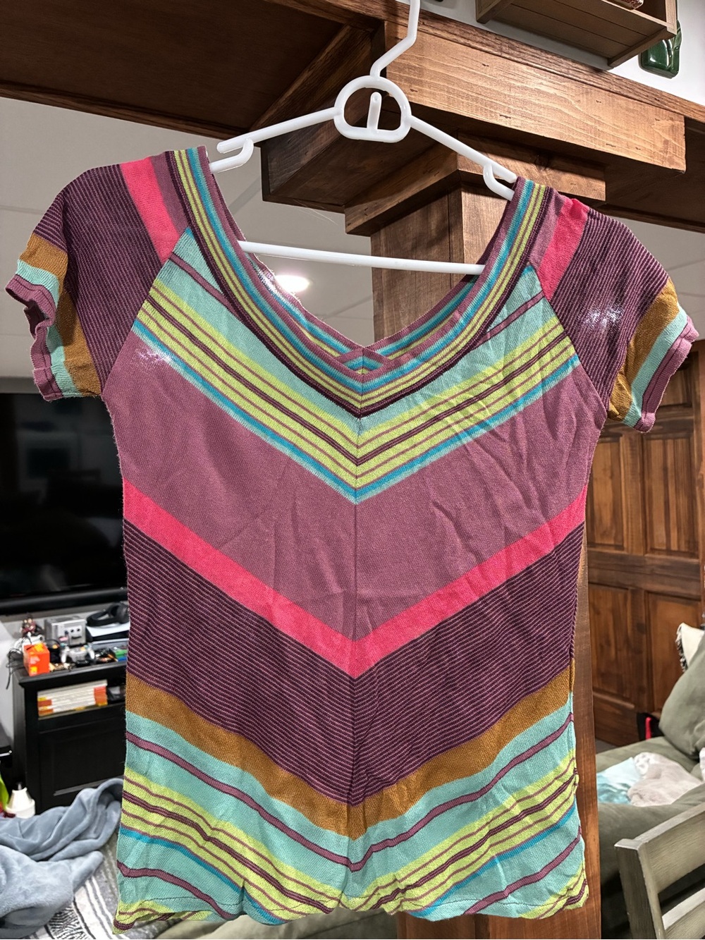 Women’s V-Neck Short Sleeve Stripe Tee in Mauve Multicolor